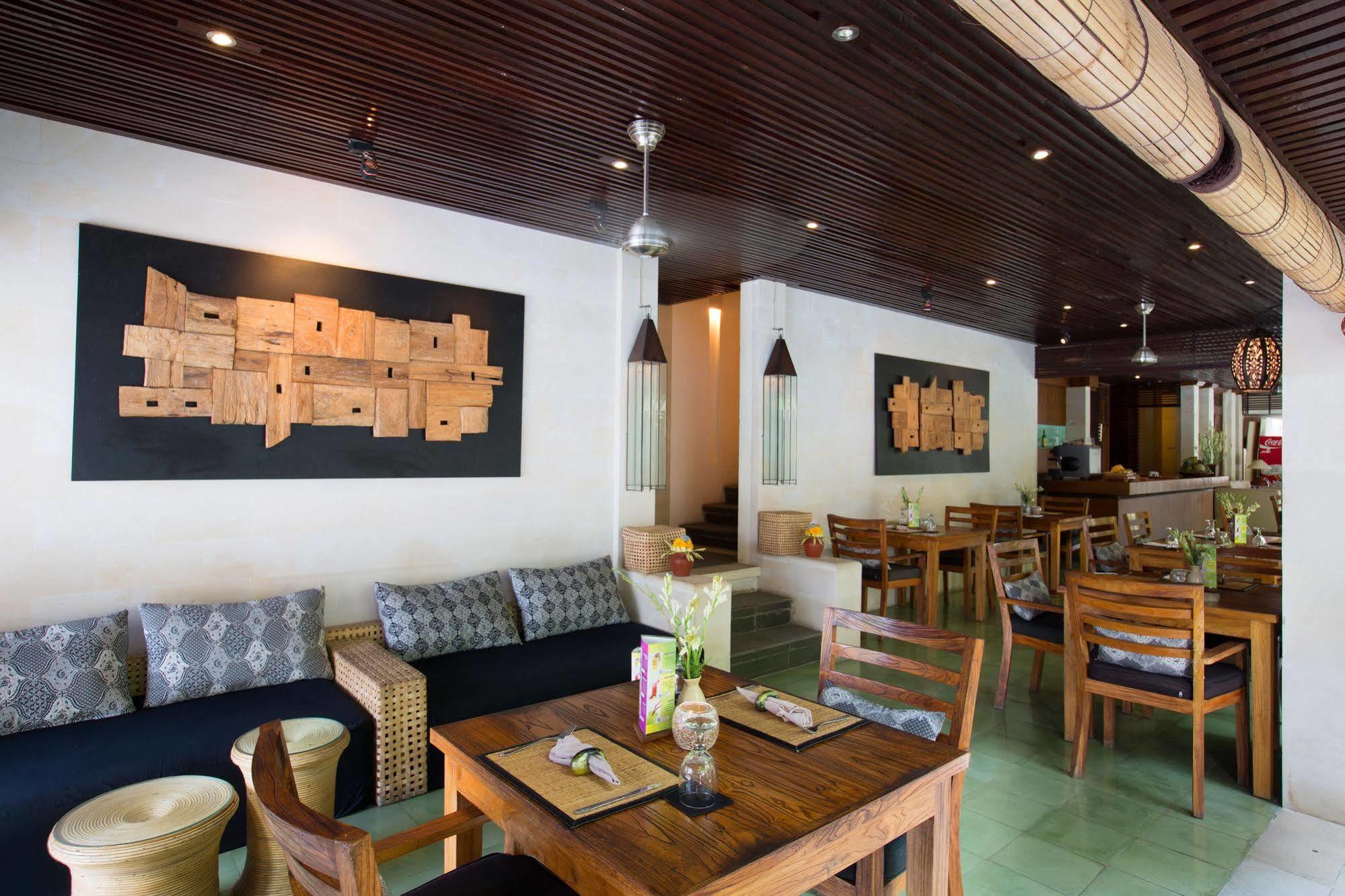 Ubud Village Hotel Exterior foto