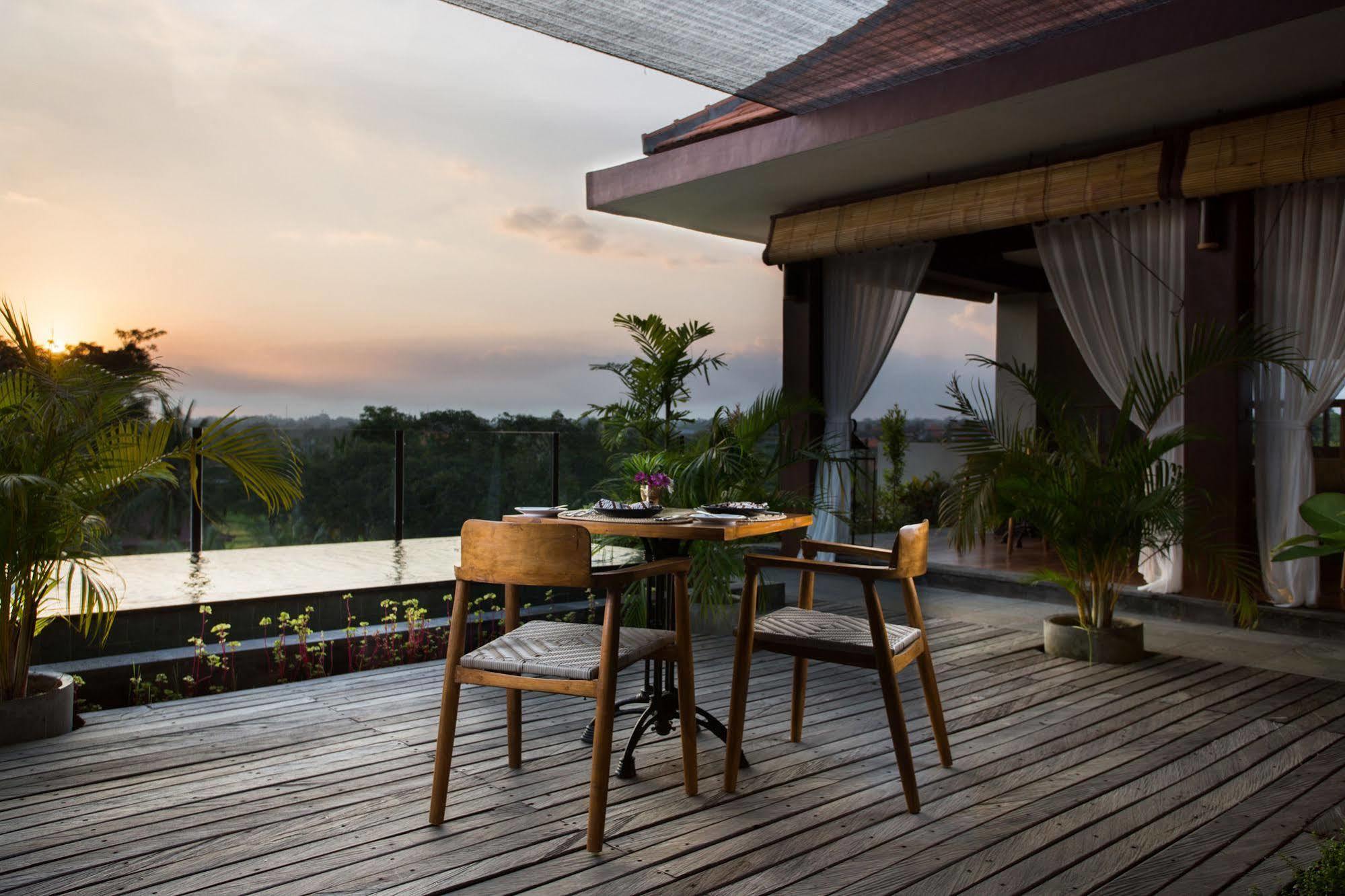 Ubud Village Hotel Exterior foto